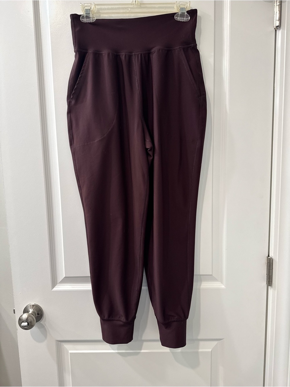 Old Navy Active High-Rise Jogger in Berry
